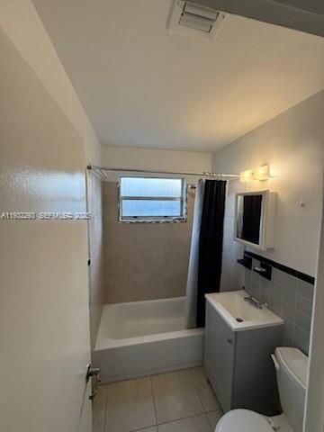 For Rent: $2,700 (3 beds, 2 baths, 1278 Square Feet)