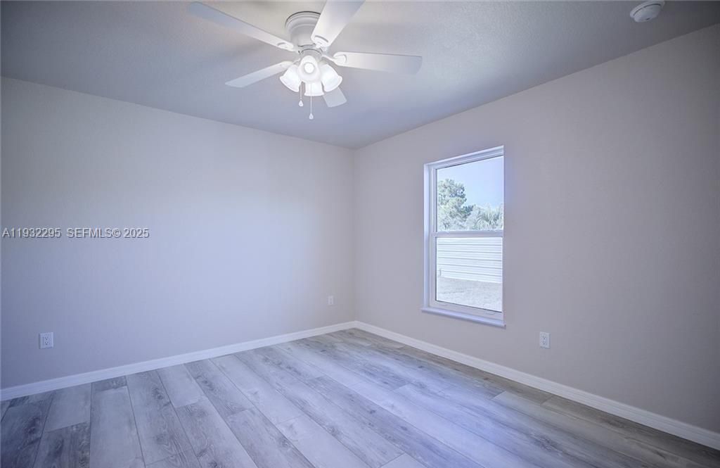 На продажу: $259,900 (3 спален, 2 ванн, 1220 Квадратных фут)