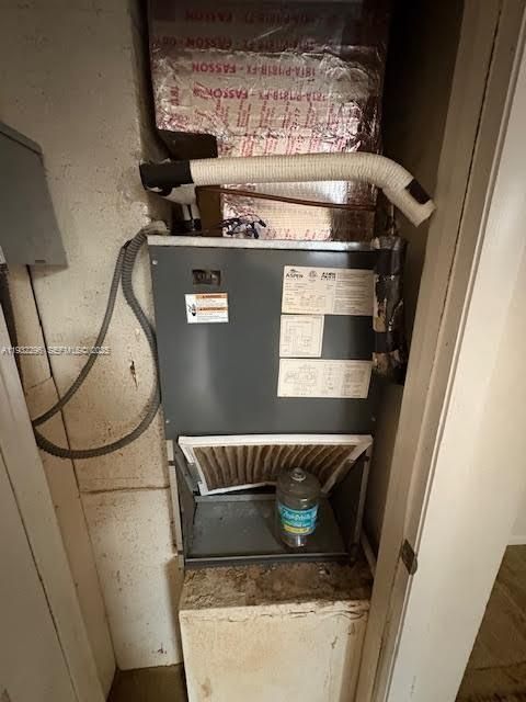 For Sale: $249,000 (2 beds, 2 baths, 1214 Square Feet)