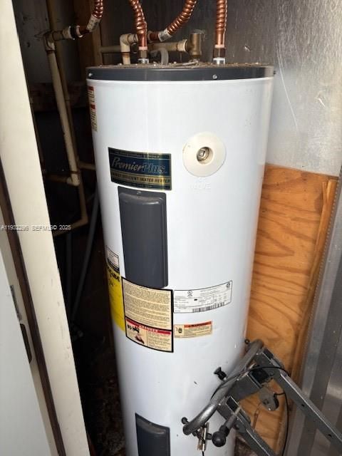 For Sale: $249,000 (2 beds, 2 baths, 1214 Square Feet)