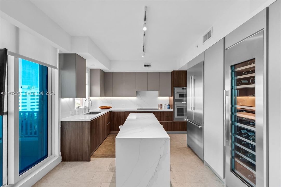 待售: $5,100,000 (3 贝兹, 3 浴室, 2790 平方英尺)