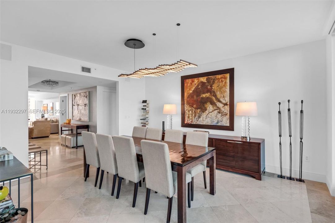 待售: $5,100,000 (3 贝兹, 3 浴室, 2790 平方英尺)