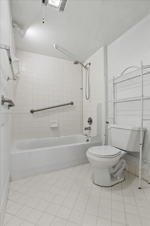 For Sale: $169,000 (2 beds, 1 baths, 1032 Square Feet)