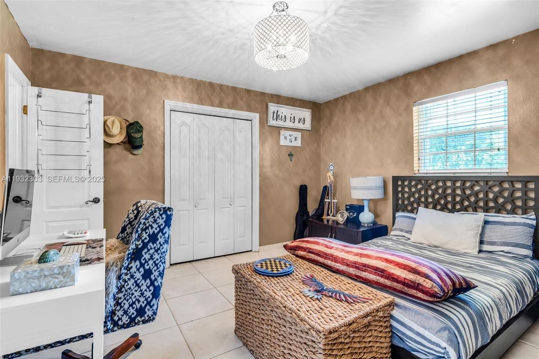 For Sale: $686,000 (3 beds, 2 baths, 1336 Square Feet)