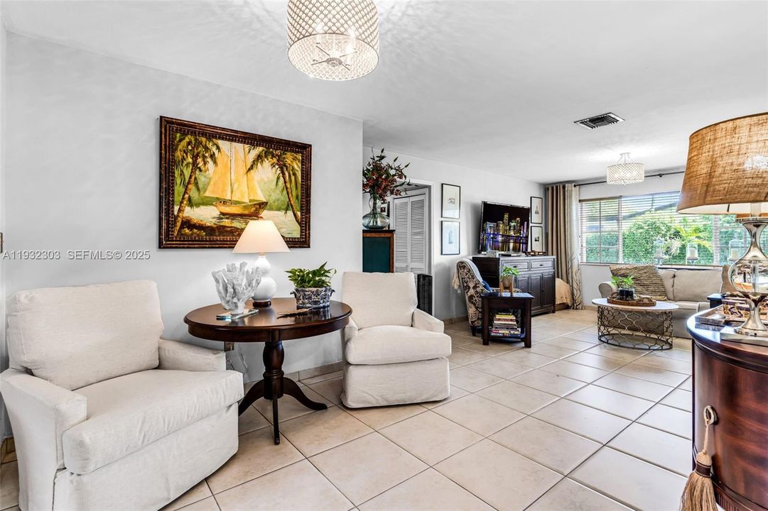 For Sale: $686,000 (3 beds, 2 baths, 1336 Square Feet)