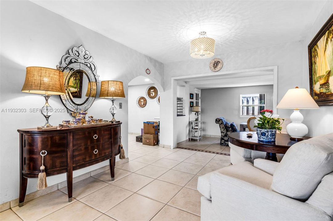 For Sale: $686,000 (3 beds, 2 baths, 1336 Square Feet)