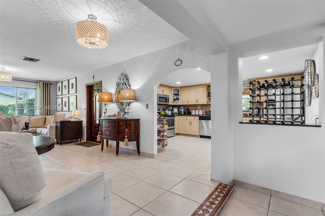 For Sale: $686,000 (3 beds, 2 baths, 1336 Square Feet)