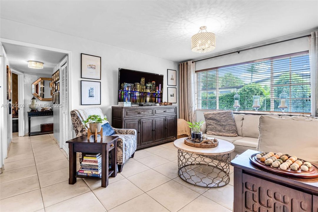 For Sale: $686,000 (3 beds, 2 baths, 1336 Square Feet)