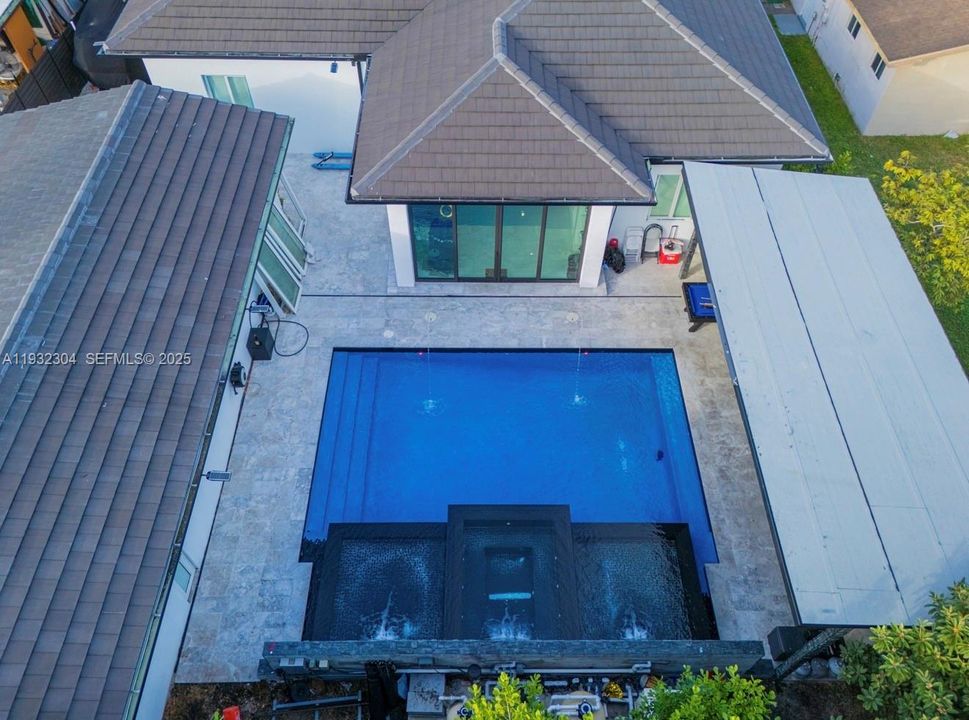 En Venta: $1,695,000 (6 camas, 6 baños, 3871 Pies cuadrados)