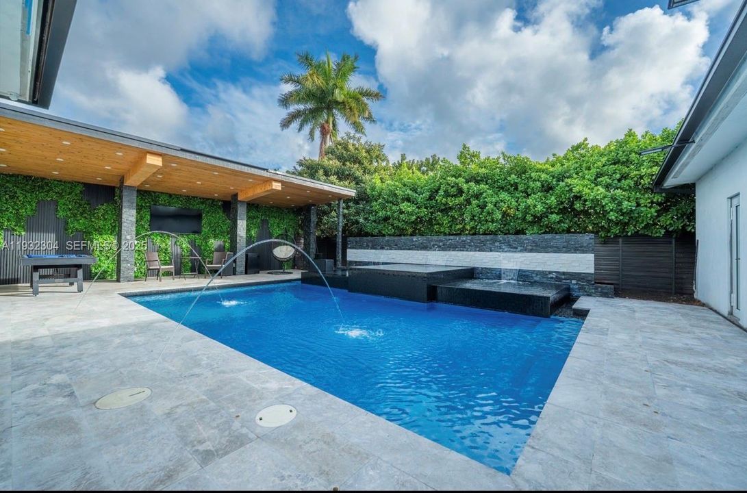 En Venta: $1,695,000 (6 camas, 6 baños, 3871 Pies cuadrados)