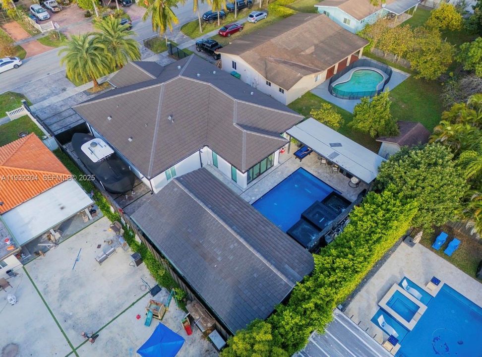 En Venta: $1,695,000 (6 camas, 6 baños, 3871 Pies cuadrados)