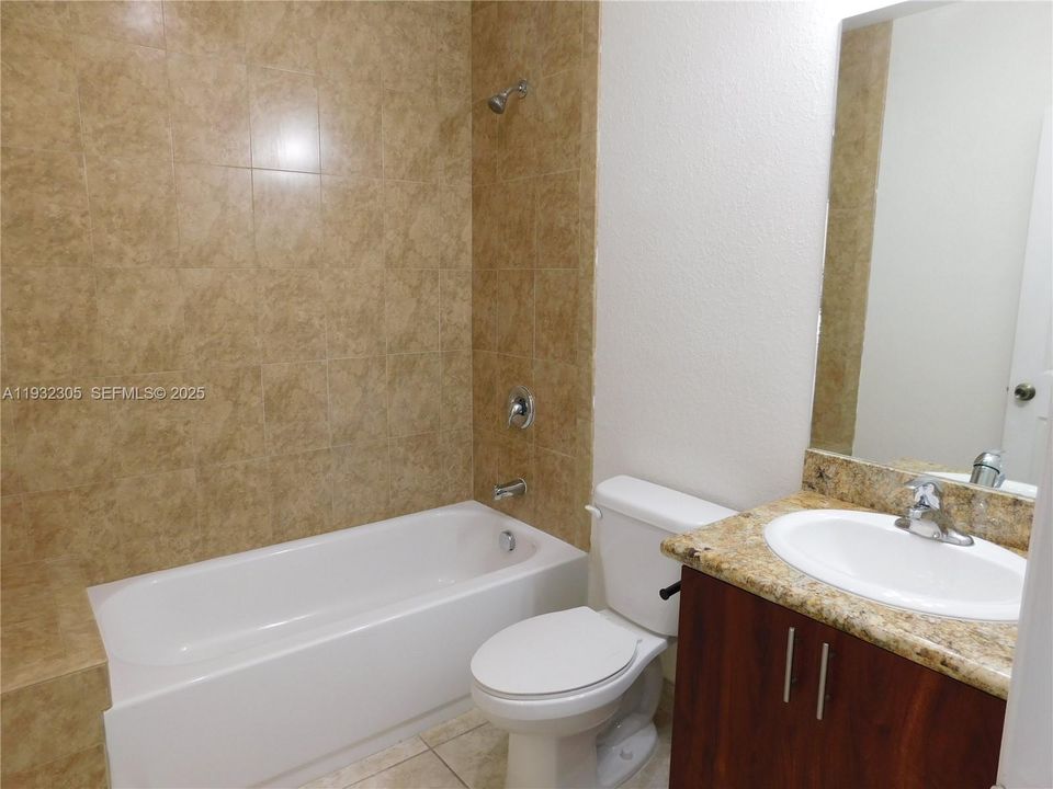 出租: $2,800 (4 贝兹, 3 浴室, 1440 平方英尺)