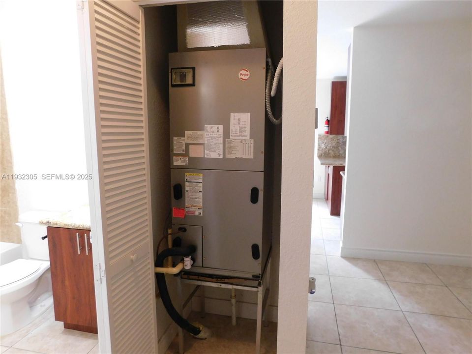 出租: $2,800 (4 贝兹, 3 浴室, 1440 平方英尺)