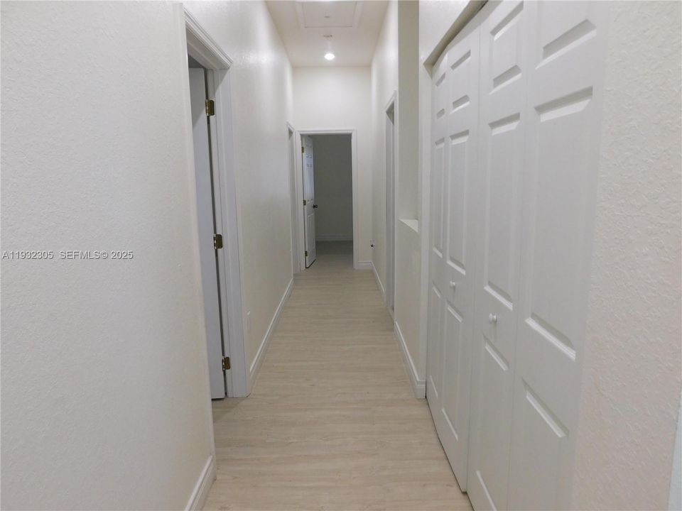 出租: $2,800 (4 贝兹, 3 浴室, 1440 平方英尺)