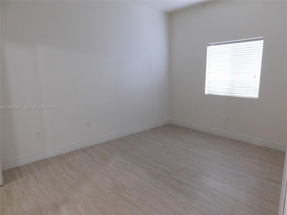 出租: $2,800 (4 贝兹, 3 浴室, 1440 平方英尺)