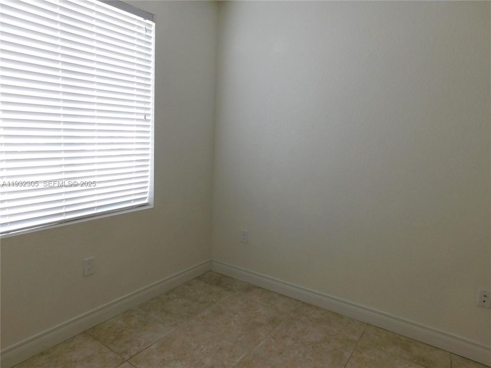 出租: $2,800 (4 贝兹, 3 浴室, 1440 平方英尺)