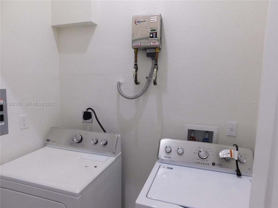 出租: $2,800 (4 贝兹, 3 浴室, 1440 平方英尺)