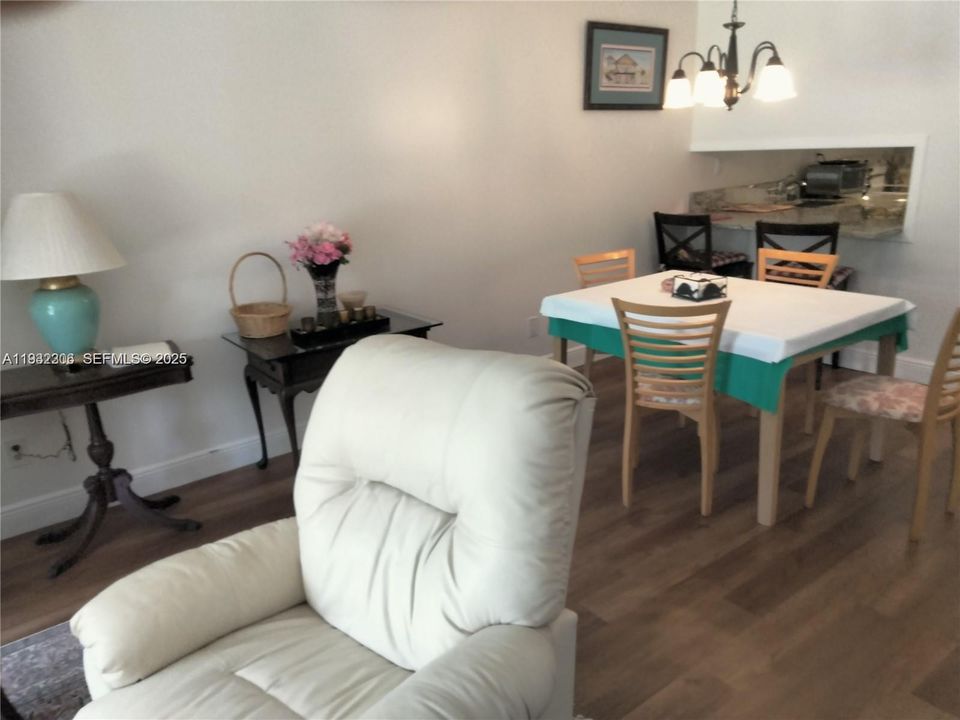 En Renta: $1,700 (2 camas, 2 baños, 1100 Pies cuadrados)