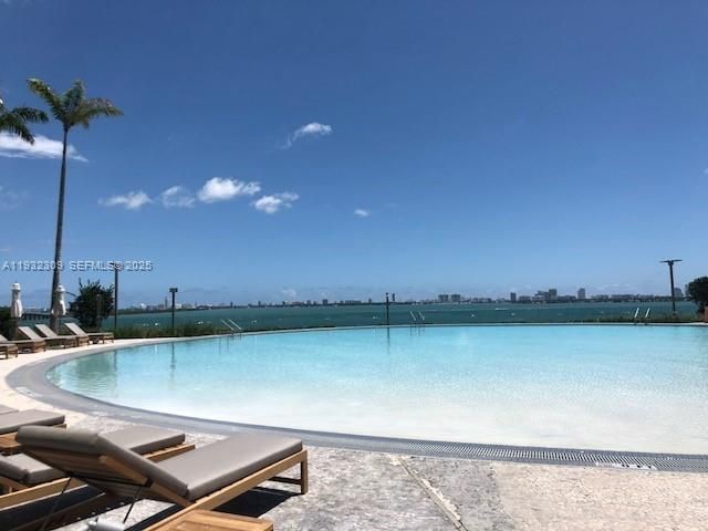 En Renta: $6,200 (2 camas, 3 baños, 1326 Pies cuadrados)