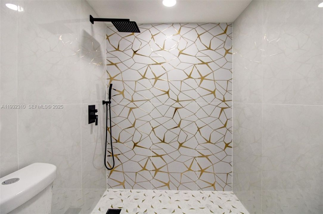 На продажу: $639,999 (5 спален, 3 ванн, 1963 Квадратных фут)