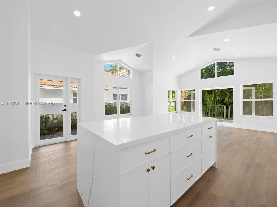 For Sale: $639,999 (3 beds, 3 baths, 1629 Square Feet)