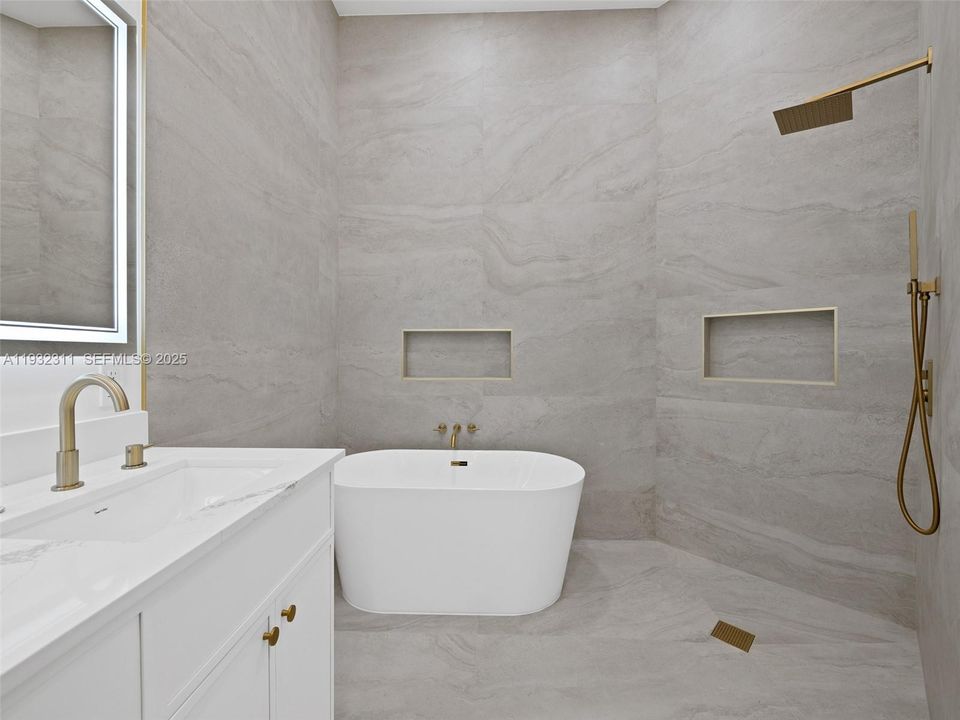 For Sale: $639,999 (3 beds, 3 baths, 1629 Square Feet)