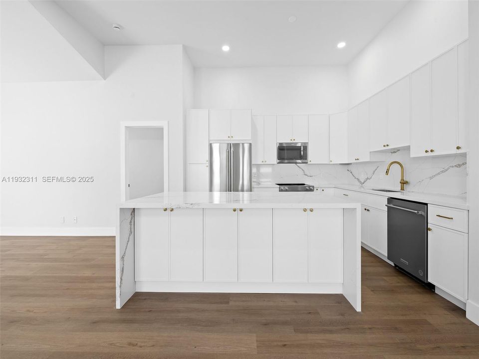 For Sale: $639,999 (3 beds, 3 baths, 1629 Square Feet)