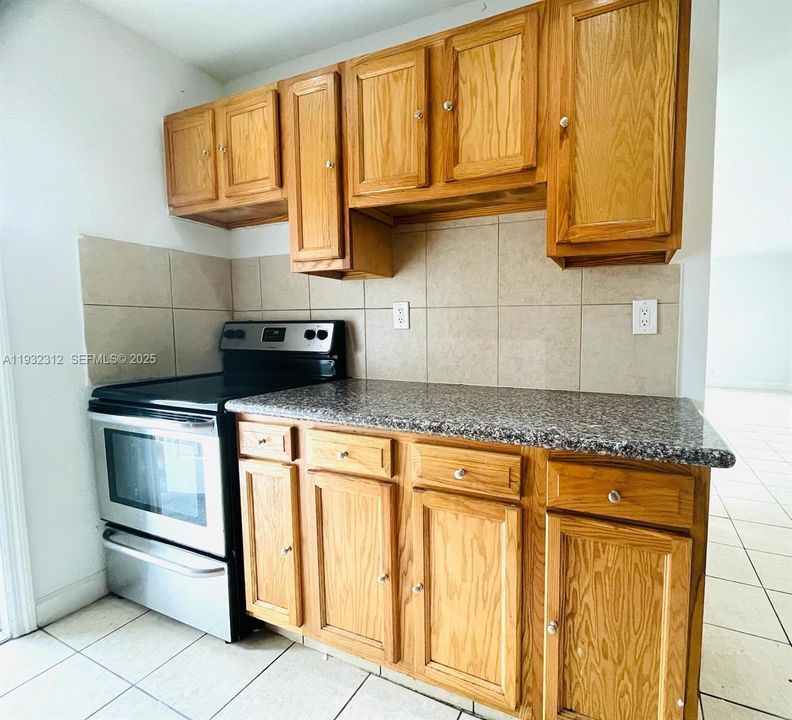 出租: $2,600 (3 贝兹, 2 浴室, 1200 平方英尺)