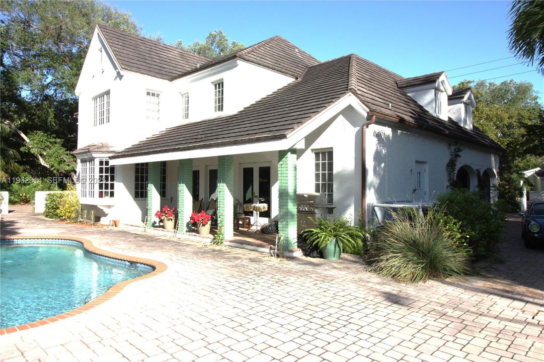 En Venta: $10,900,000 (5 camas, 4 baños, 5704 Pies cuadrados)