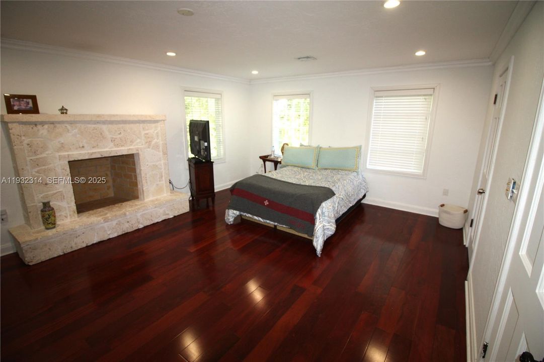 En Venta: $10,900,000 (5 camas, 4 baños, 5704 Pies cuadrados)