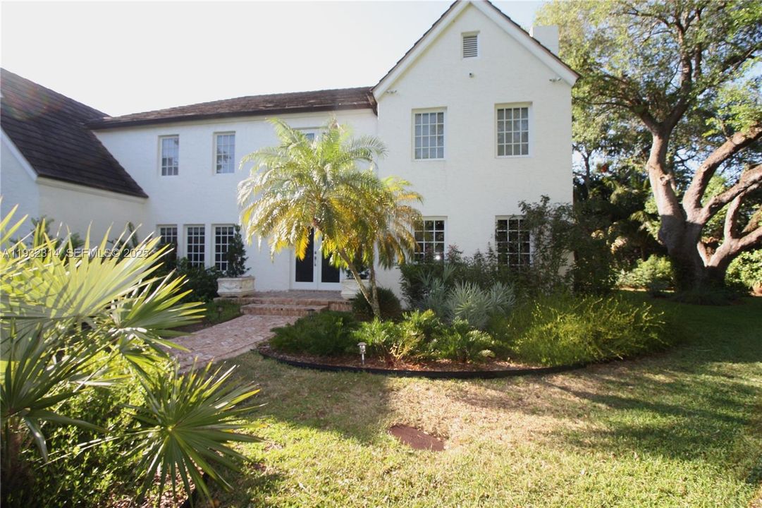 En Venta: $10,900,000 (5 camas, 4 baños, 5704 Pies cuadrados)