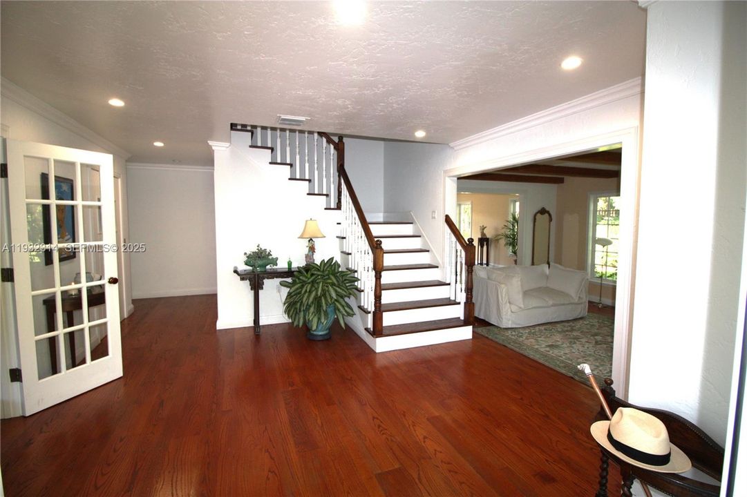 En Venta: $10,900,000 (5 camas, 4 baños, 5704 Pies cuadrados)