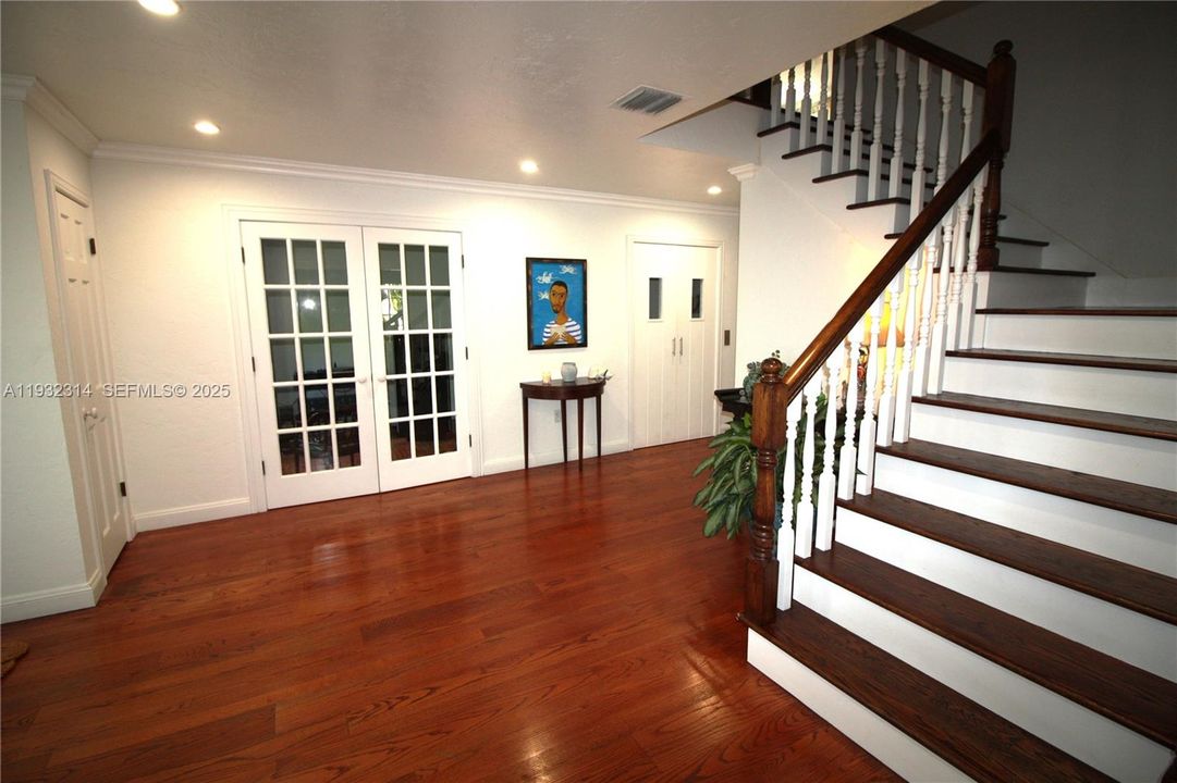 En Venta: $10,900,000 (5 camas, 4 baños, 5704 Pies cuadrados)