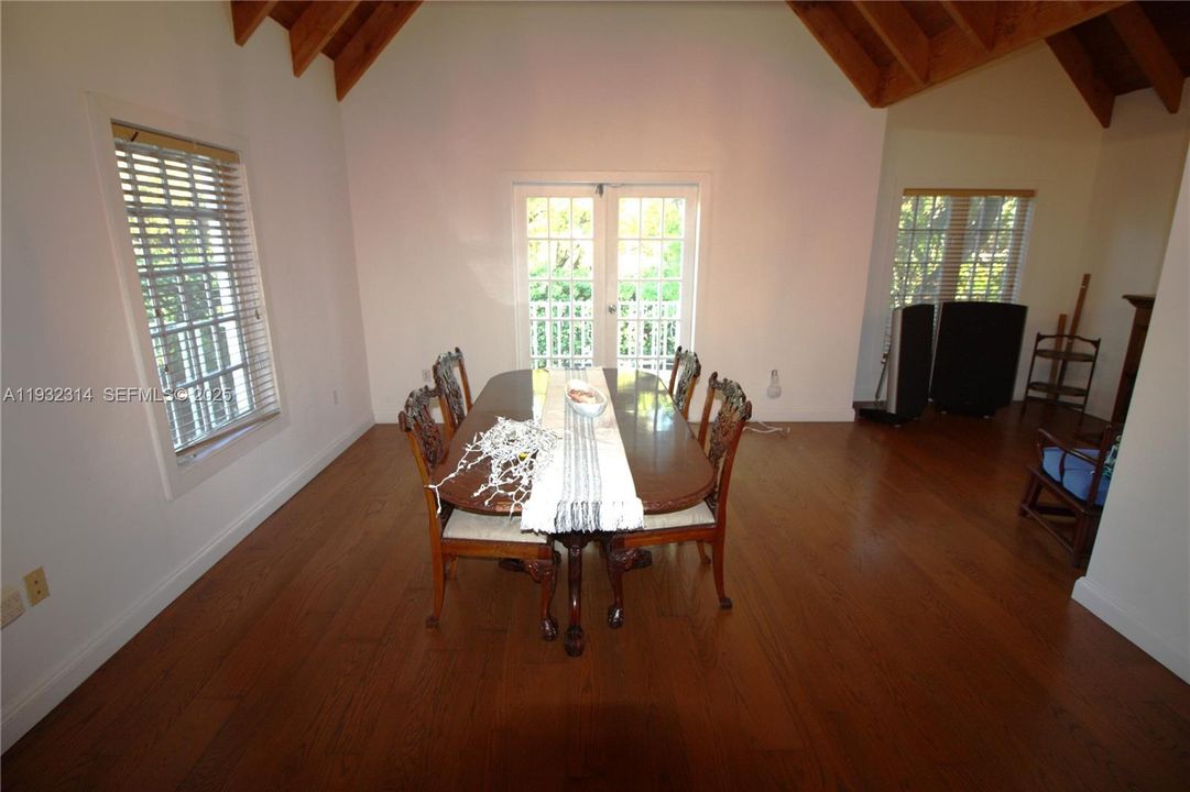 En Venta: $10,900,000 (5 camas, 4 baños, 5704 Pies cuadrados)