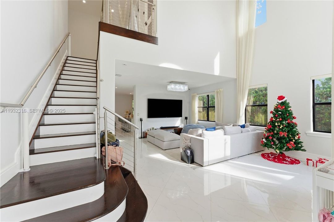 待售: $1,375,000 (5 贝兹, 4 浴室, 3223 平方英尺)