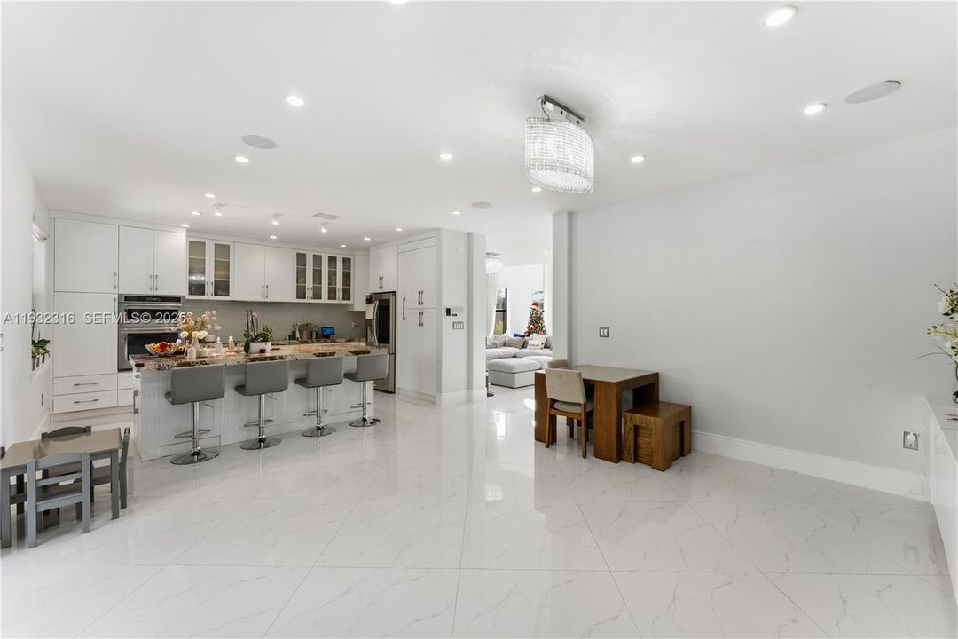 待售: $1,375,000 (5 贝兹, 4 浴室, 3223 平方英尺)