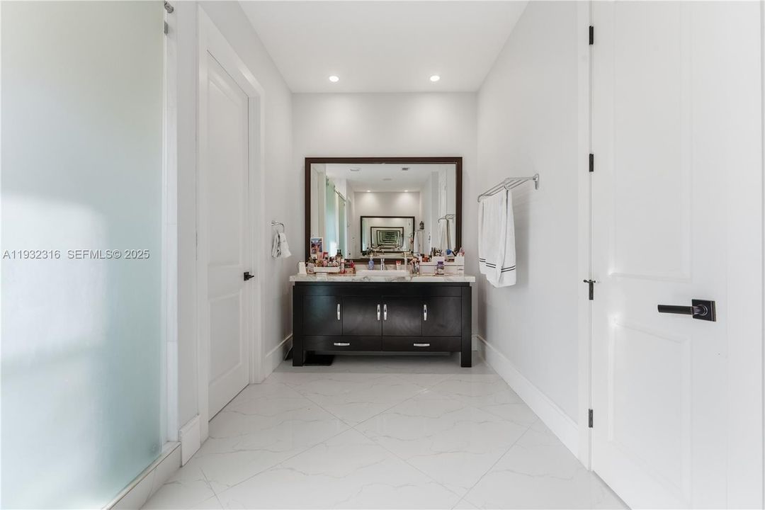 待售: $1,375,000 (5 贝兹, 4 浴室, 3223 平方英尺)