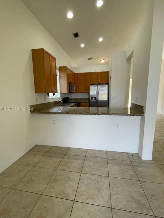 出租: $2,695 (3 贝兹, 2 浴室, 1534 平方英尺)