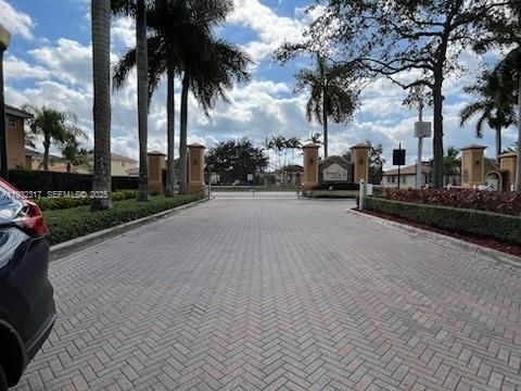 出租: $2,695 (3 贝兹, 2 浴室, 1534 平方英尺)