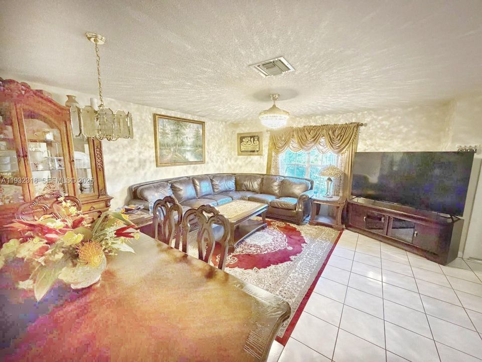 For Sale: $449,950 (3 beds, 2 baths, 1635 Square Feet)