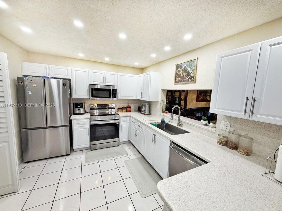 For Sale: $449,950 (3 beds, 2 baths, 1635 Square Feet)