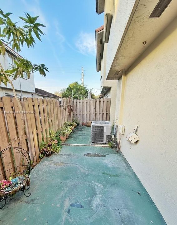 For Sale: $449,950 (3 beds, 2 baths, 1635 Square Feet)