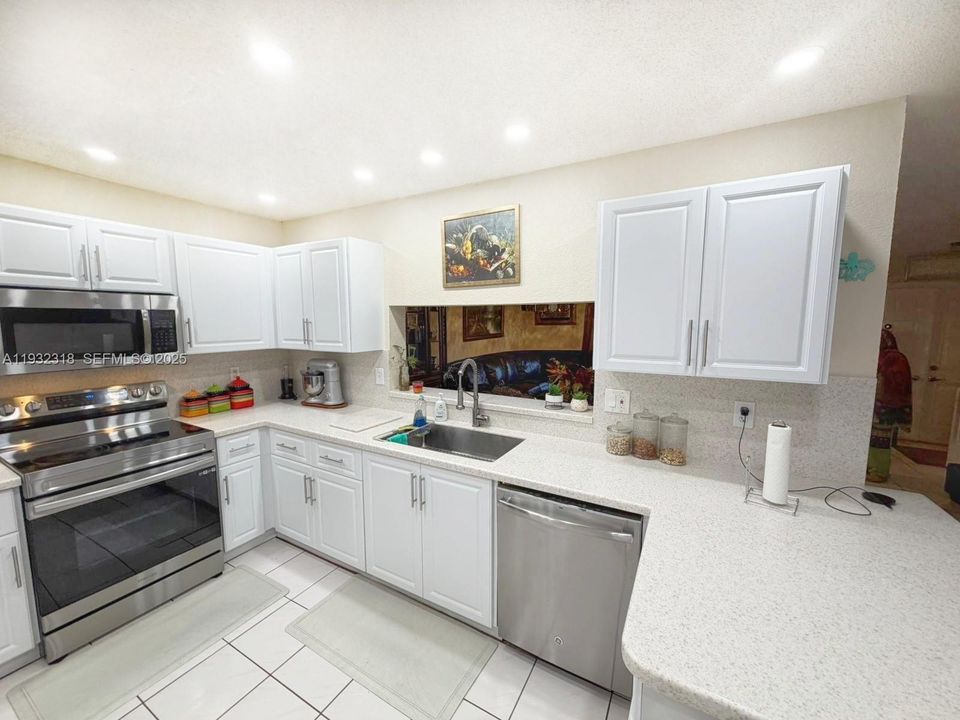 For Sale: $449,950 (3 beds, 2 baths, 1635 Square Feet)