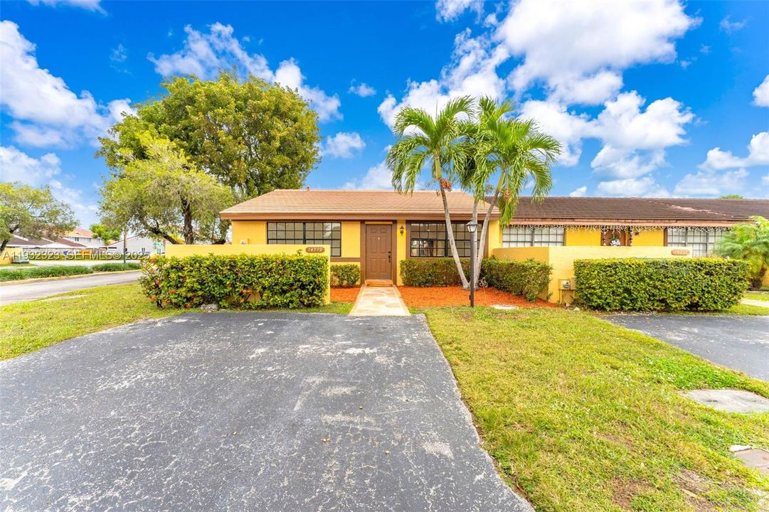 En Venta: $460,000 (2 camas, 1 baños, 1024 Pies cuadrados)