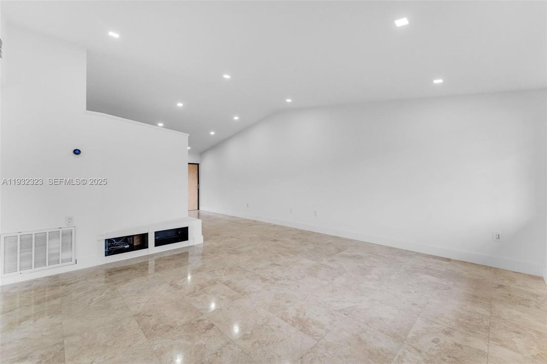 En Venta: $460,000 (2 camas, 1 baños, 1024 Pies cuadrados)