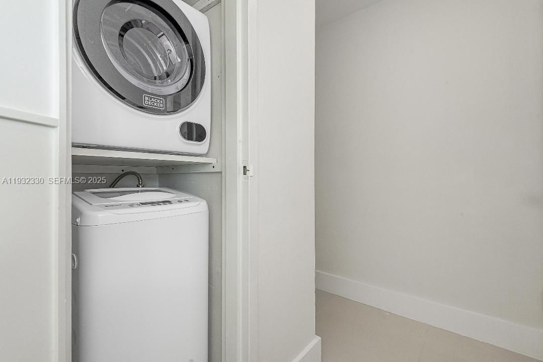 На продажу: $395,000 (1 спален, 1 ванн, 852 Квадратных фут)