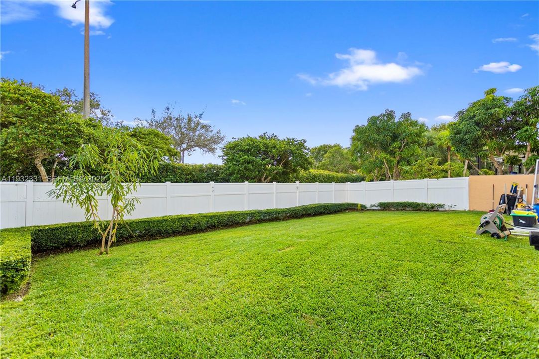 For Sale: $728,000 (4 beds, 2 baths, 2942 Square Feet)