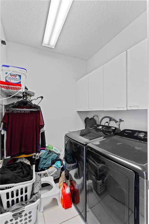 For Sale: $728,000 (4 beds, 2 baths, 2942 Square Feet)