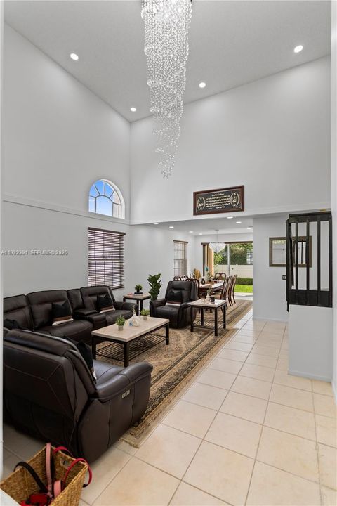 For Sale: $728,000 (4 beds, 2 baths, 2942 Square Feet)