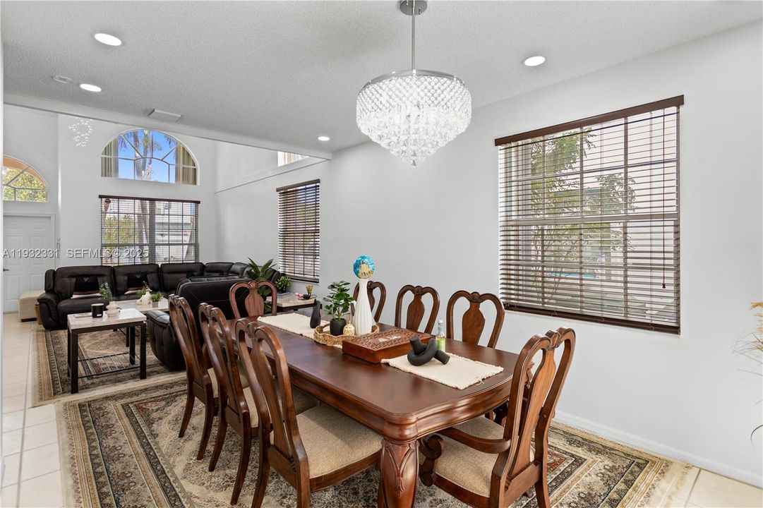 For Sale: $728,000 (4 beds, 2 baths, 2942 Square Feet)